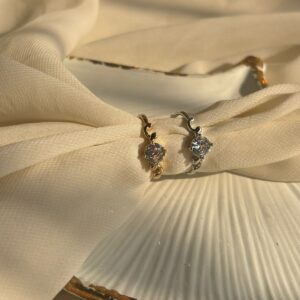 Single stone ring
