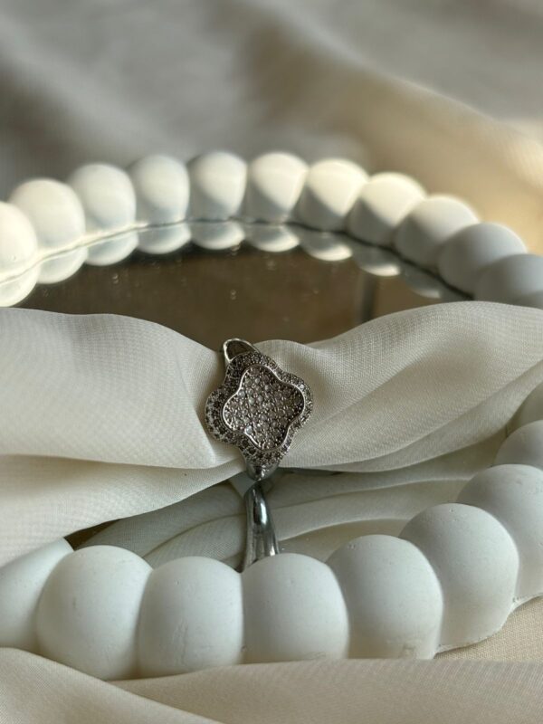 Leaf stone Ring
