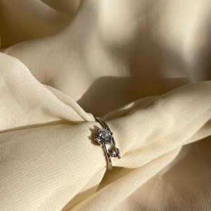 Single stone ring