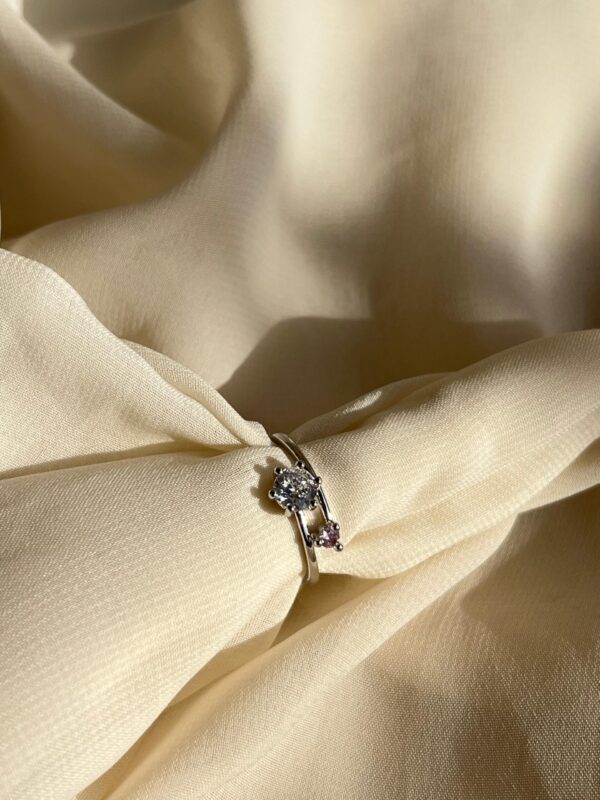 Single stone ring
