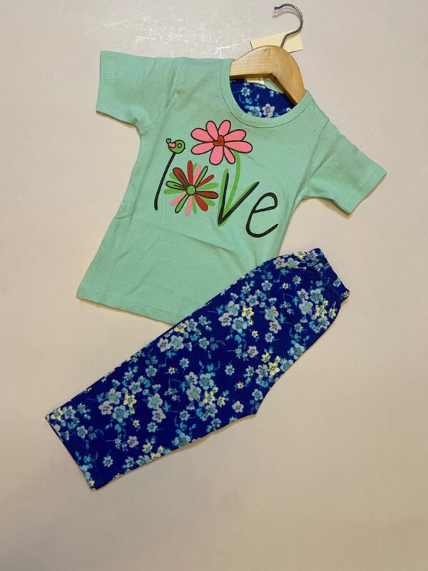 Half Sleeves Nightsuit