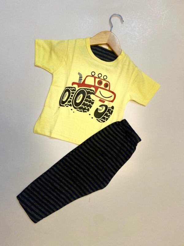 Half Sleeves Nightsuit
